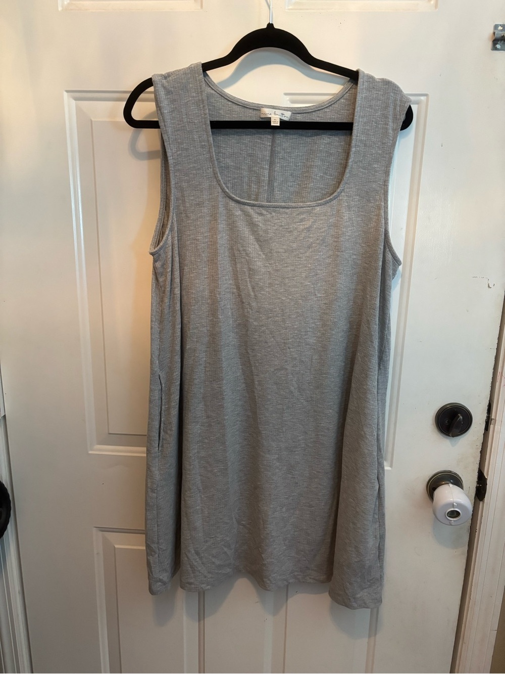 Sleeveless Scoop Neck Women's dress - Light Gray